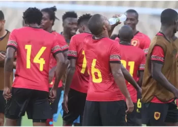 Palancas voltam à treinar de portas fechadas em Abidjan