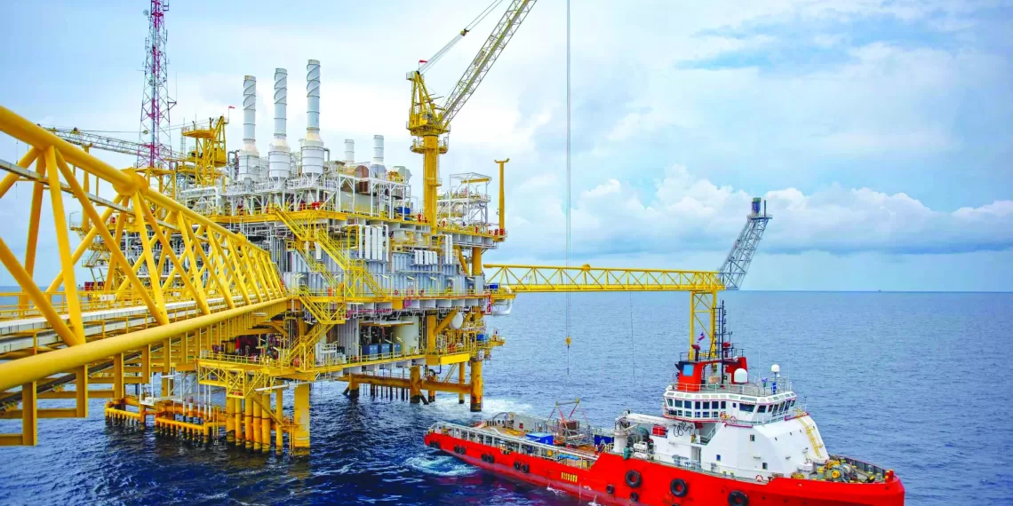 Preço do barril de petróleo “estável”, mas insuficiente para despesas deste ano