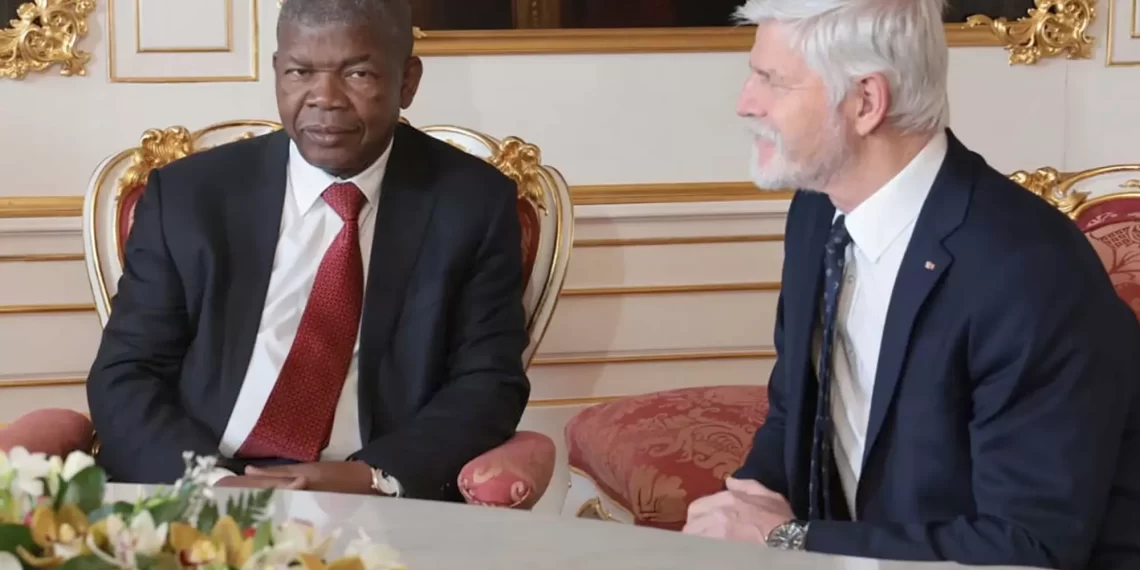 Carta do leitor: Reabilitar as vias…