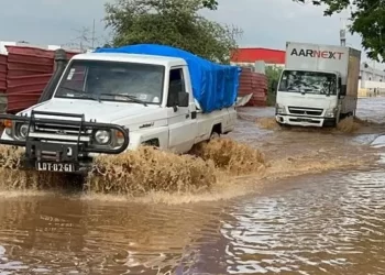 Chuva deixa parte das vias de Luanda intransitáveis