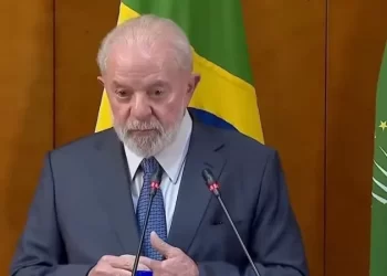 Crise diplomática com Israel: Lula convoca embaixador do Brasil em Tel Aviv