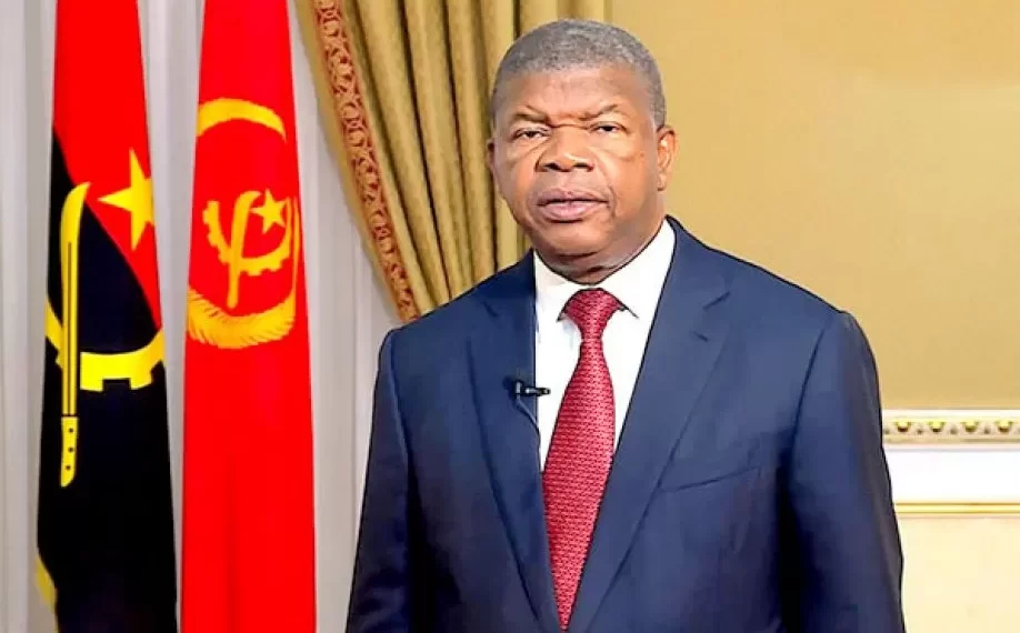 PR deixa Luanda com destino à República Checa para o reforço da cooperação