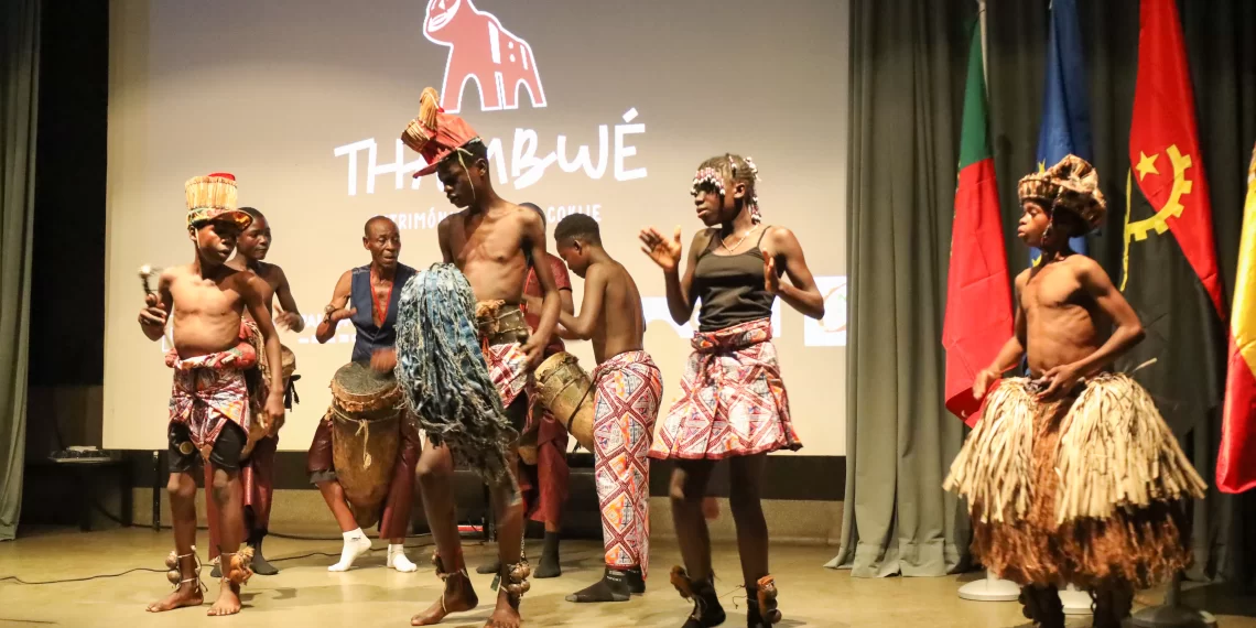 Exposição “Thambwé” valoriza património musical cokwe