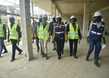 Angola tem medidas sérias de contenção do surto de cólera, garante ministra da Saúde 