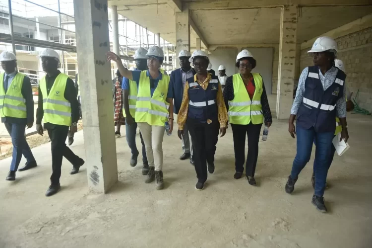 Angola tem medidas sérias de contenção do surto de cólera, garante ministra da Saúde 
