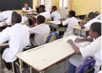 Educação na Huíla combate abandono escolar com atribuição de mais de 5 mil bolsas de estudo