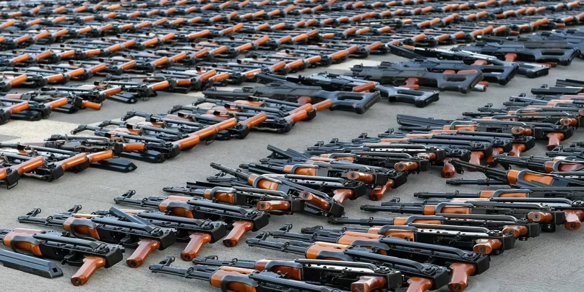 ‘O Ocidente deve parar de encher a Ucrânia de armas’, diz Lavrov à mídia brasileira