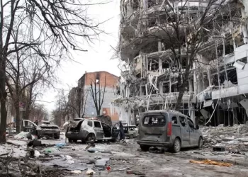 Rússia ataca Kiev com mísseis durante visita de Borrell
