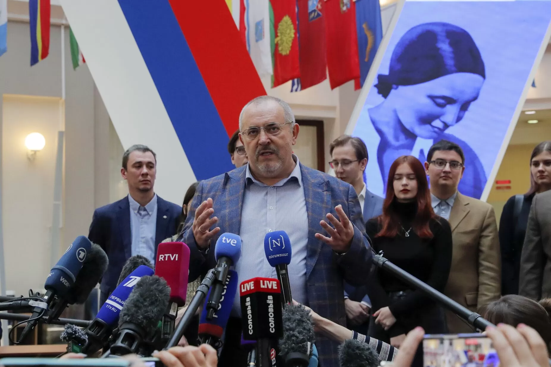 Opositor russo Boris Nadezhdin apresentou candidatura contra Putin