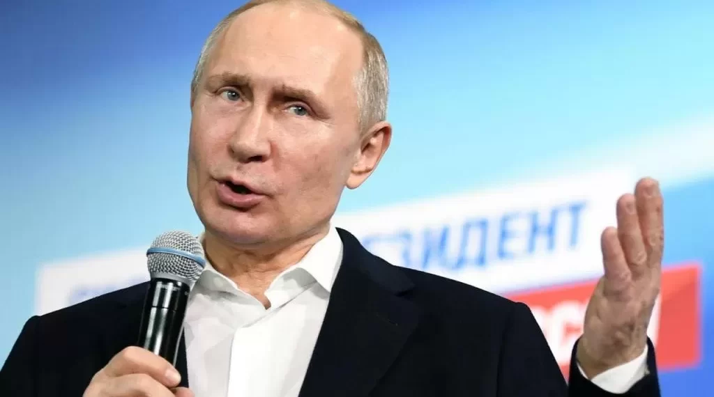 Putin planeia construir ferrovia de 720 quilómetros até à Crimei