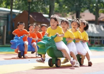 Mais de 20.000 creches encerraram na China por queda da natalidade