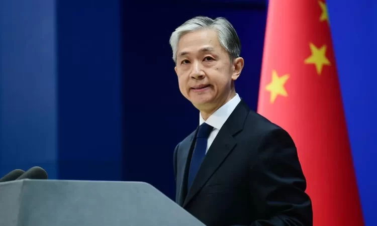 China insta potências nucleares a contribuírem para a redução das tensões no mundo