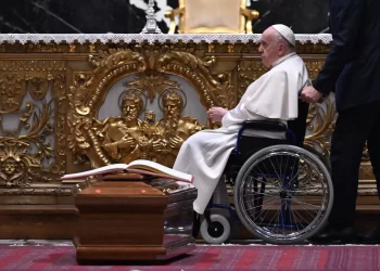 Papa Francisco lança autobiografia e recusa renunciar