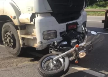 Colisão entre camião e uma motorizada faz três mortos no Soyo