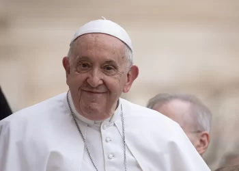 Kiev critica Papa por sugerir negociações com Putin