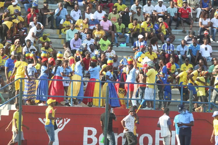 Girabola: uma primeira volta atípica