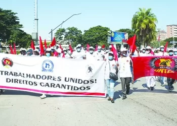 Centrais sindicais anunciam greve para 20 de Março 