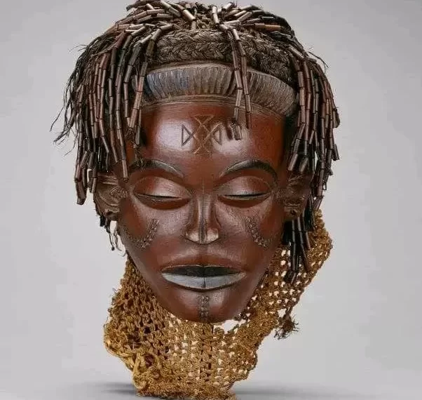 Cultura Cokwe cantada em “Lunda Cokwe” de Tamaro LB