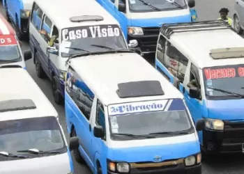 Executivo retira cartões de combustíveis aos taxistas