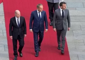 Macron reafirma que poderão ser necessárias operações militares do Ocidente na Ucrânia