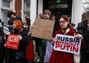 Pelo menos 74 detidos em protestos contra Putin