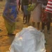 Pai mata filha à pedrada por ser seropositiva e põe-se em fuga