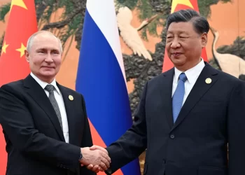 China felicita Putin pela vitória