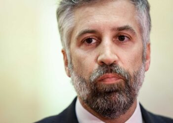 Pedro Nuno Santos diz que todo o cuidado é pouco com a palavra do primeiro-ministro português