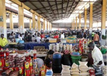 Mais de 100 vendedores recebem  espaço no mercado do Oshomukuio
