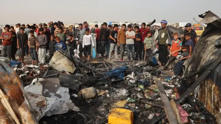 Após ataque a campo de deslocados em Rafah,  Israel enfrenta onda de condenação internacional