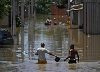 Número de mortes  causadas pelas inundações no Brasil sobe para 144