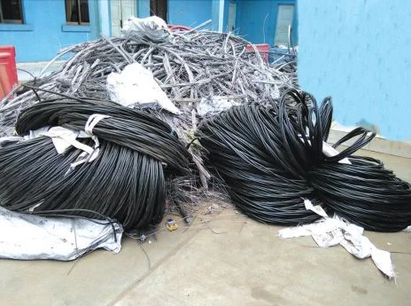 Polícia apreende duas toneladas de cabos eléctricos na Huíla
