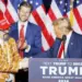 Trump acusa migrantes de trazer “terroristas” e “doenças contagiosas”