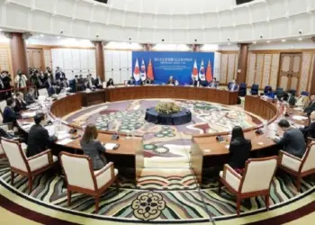 Líderes da China,Japão e Coreia do  Sul reúnem-se pela 1.ª vez desde 2019