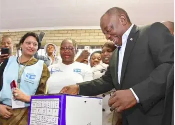 Primeiros resultados eleitorais na África do Sul  tiram maioria absoluta ao partido de Mandela
