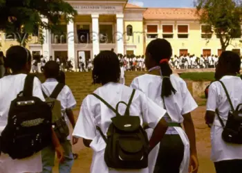 A expulsão como recurso de  indisciplina na escola actual:  um atentado ao bem social
