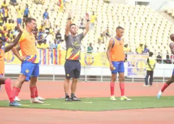 Petro pode abrir o champanhe esta tarde no Estádio 11 de novembro