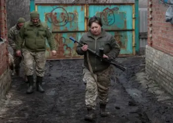 Kremlin justifica exercícios de mísseis russos com  a ameaça da OTAN de envio de tropas à Ucrânia