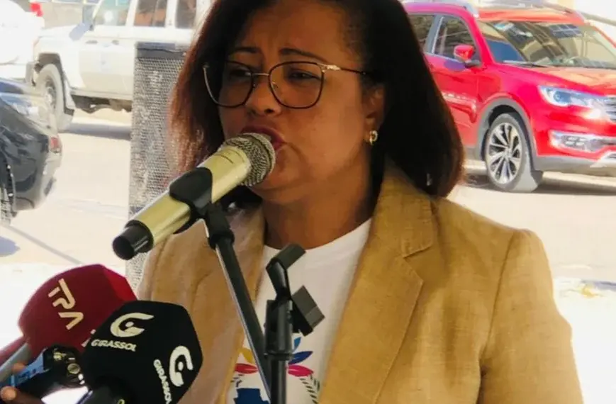 Ambiente lança no Namibe projecto de inserção social de catadores de lixo