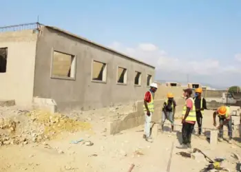 Luanda tem 28 projectos  do PIIM paralisados