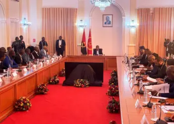João Lourenço orienta reunião com Governo do Namibe