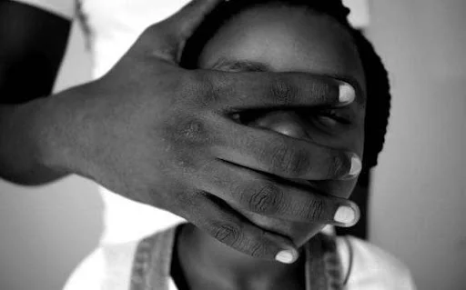 Violadores sexuais de menores poderão ser condenados até 12 anos de prisão
