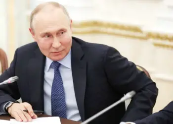 Putin rejeita confronto global, mas avisa:  “Não permitiremos  ameaças”