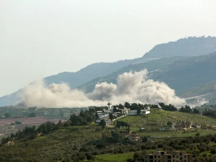 Israel ataca posições do  Hezbollah no sul do Líbano
