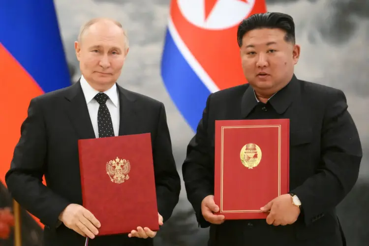 Coreia do Sul, Japão e EUA condenam “nos termos mais fortes possíveis” pacto entre Pyongyang e Moscovo