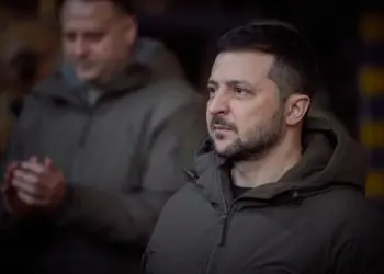 Zelensky pede ajuda para reparar  rede eléctrica ucraniana e evitar  que o país mergulhe na escuridão