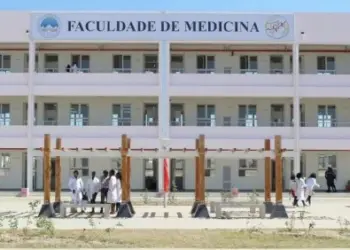 Ministério do Ensino Superior proíbe  admissão de novos estudantes em  cursos de Saúde