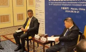 Ministro reúne com  empreiteiro das obras de  Caculo Cabaça em Macau