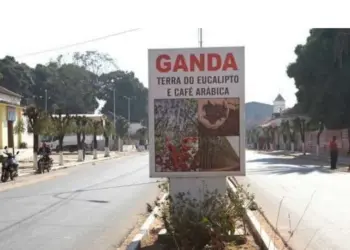 Moradores da Ganda  comemoram 55.º aniversário  do município sem energia
