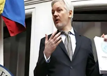 ONU saúda fim da detenção  de fundador da WikiLeaks